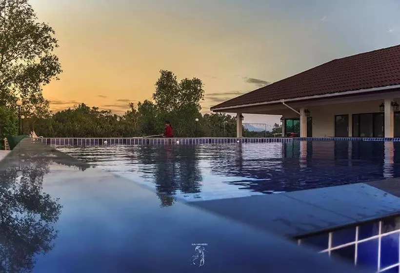 Sranrom Resort