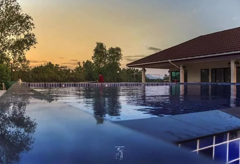 Sranrom Resort