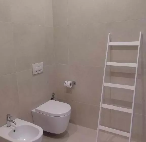 تختخواب و صبحانه Gatto Bianco Duchessa