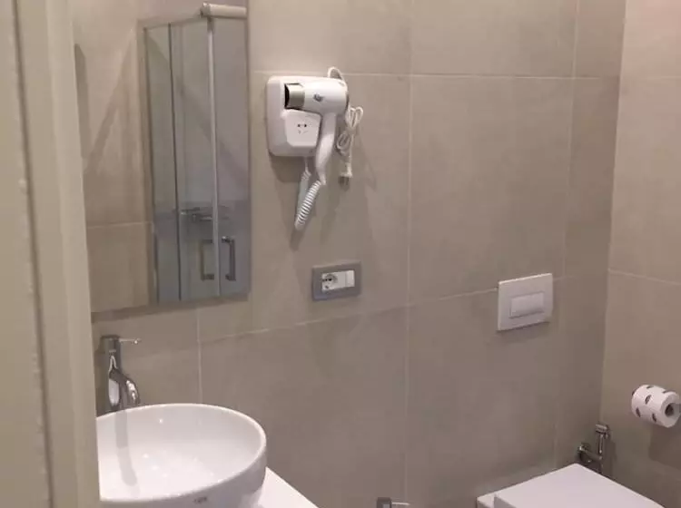 تختخواب و صبحانه Gatto Bianco Duchessa