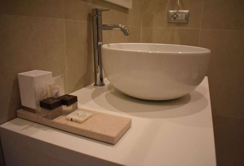 تختخواب و صبحانه Gatto Bianco Duchessa