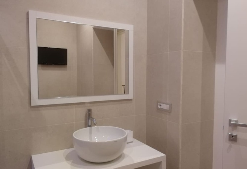 تختخواب و صبحانه Gatto Bianco Duchessa