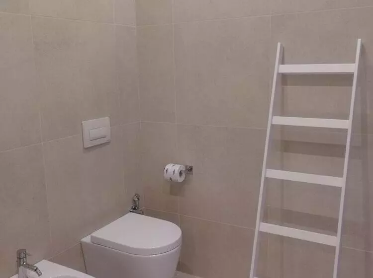 تختخواب و صبحانه Gatto Bianco Duchessa