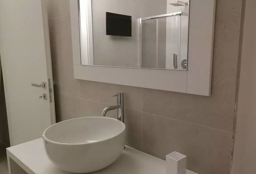 تختخواب و صبحانه Gatto Bianco Duchessa