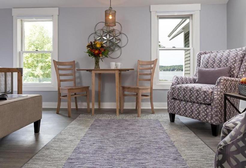 مبيت وإفطار The  Saugatuck  Adults Only