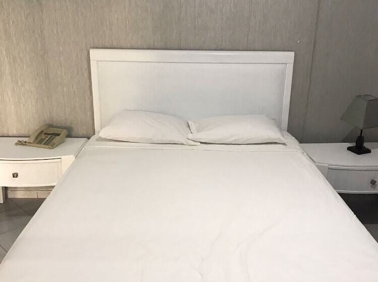 هتل Costa Linda Beach Boca Chica