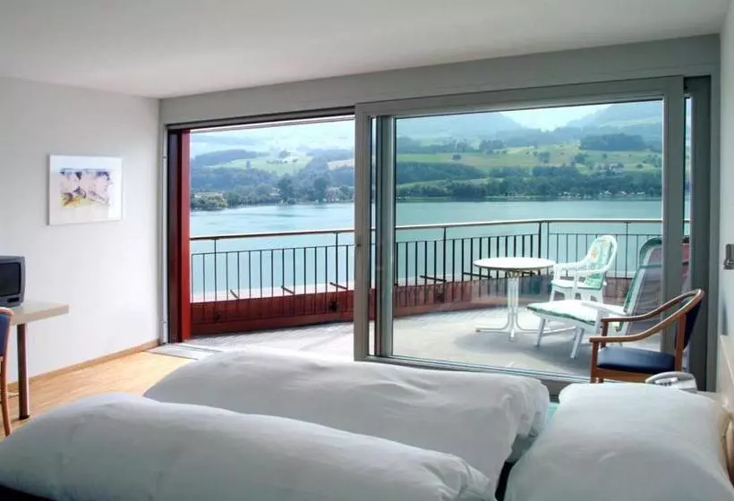ホテル Kurhaus Am Sarnersee