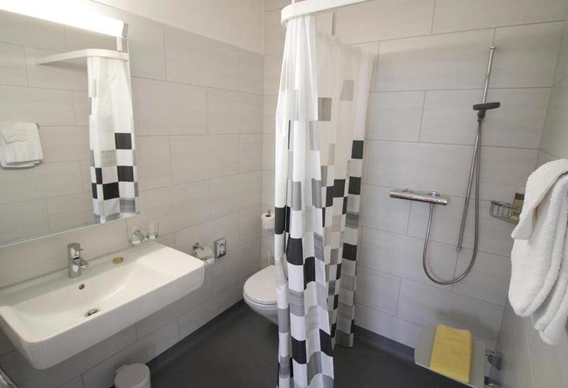 בית מלון כפרי Kurhaus Am Sarnersee