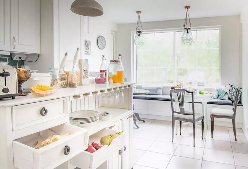 Villa Jokivarsi Bed & Breakfast