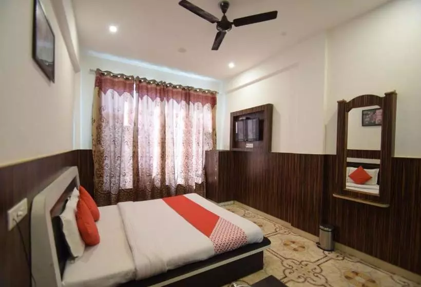 Itsy Hotels Satya Shree