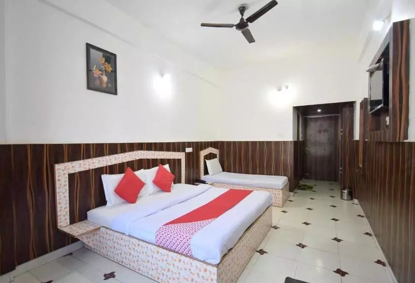 Itsy Hotels Satya Shree