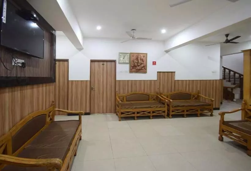 Itsy Hotels Satya Shree