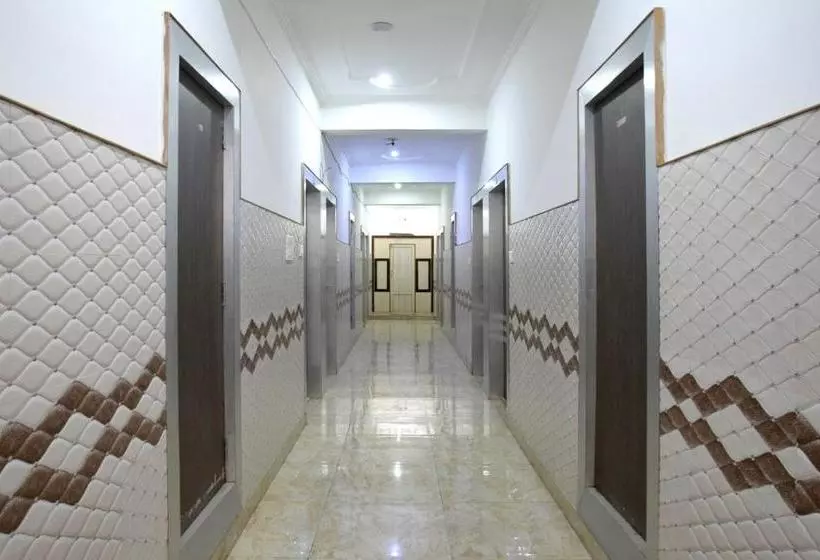 Itsy Hotels Satya Shree