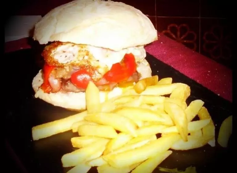 Habitaciones Y Estudios  Hotel Posada De Cantabria   Terraza Panorámica  Gintonic Bar