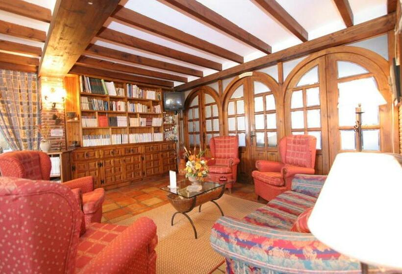 Habitaciones Y Estudios Hotel Posada De Cantabria Terraza Panorámica Gintonic Bar