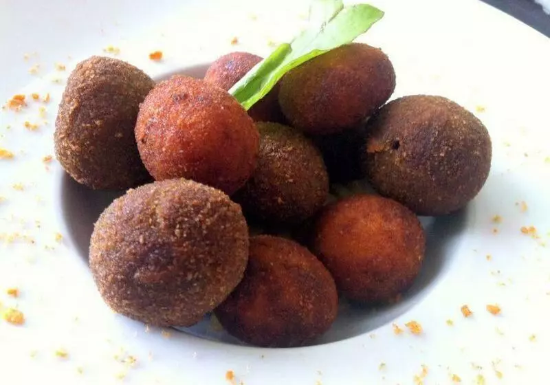 Habitaciones Y Estudios  Hotel Posada De Cantabria   Terraza Panorámica  Gintonic Bar