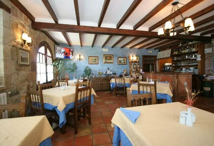 Habitaciones Y Estudios  Hotel Posada De Cantabria   Terraza Panorámica  Gintonic Bar