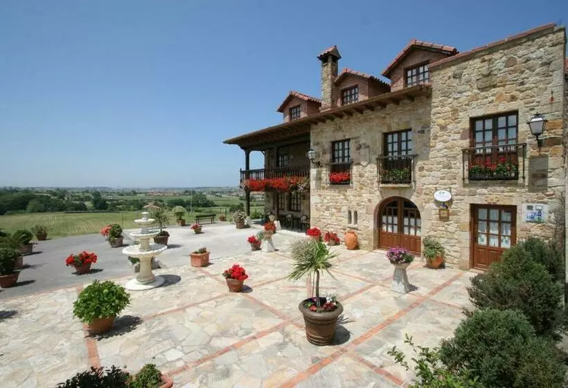 Habitaciones Y Estudios  Hotel Posada De Cantabria   Terraza Panorámica  Gintonic Bar