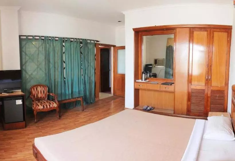 Hotel Woodland