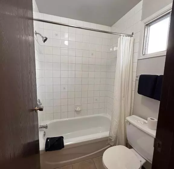 Motelli Howard Johnson By Wyndham Edson