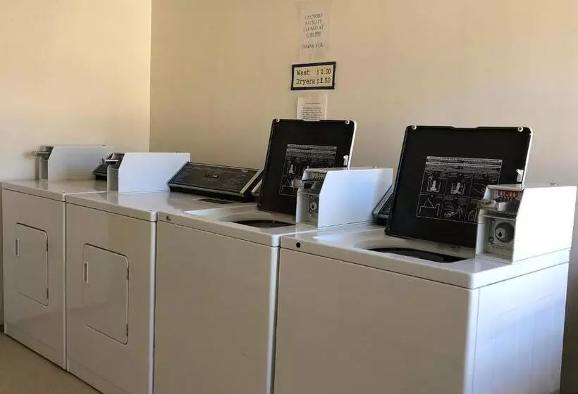 Motelli Howard Johnson By Wyndham Edson