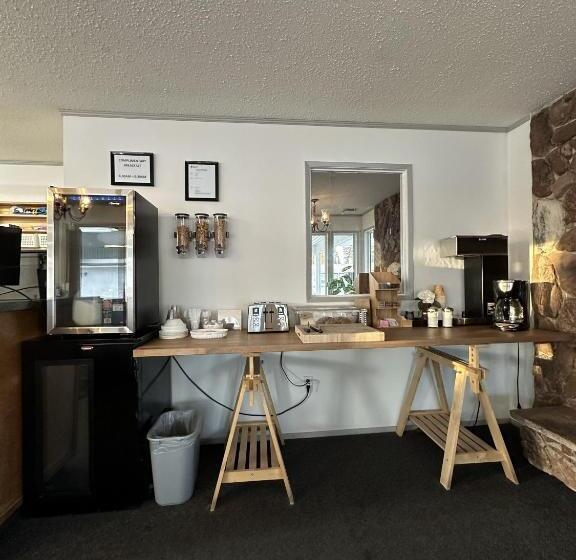 モーテル Howard Johnson By Wyndham Edson