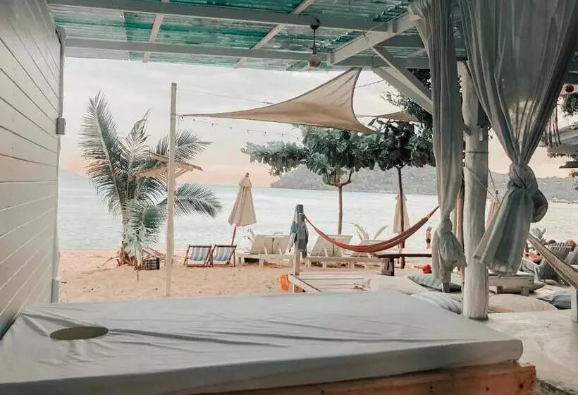 Resort Indie Beach Bungalows