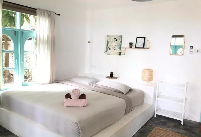 Resort Indie Beach Bungalows