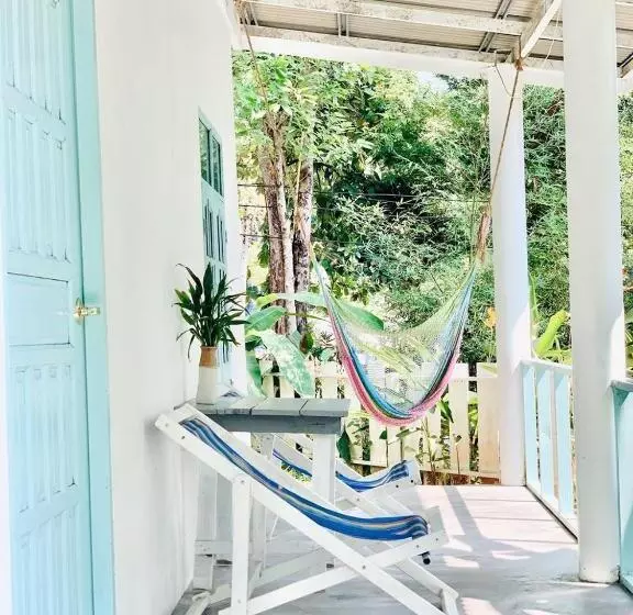 Resort Indie Beach Bungalows