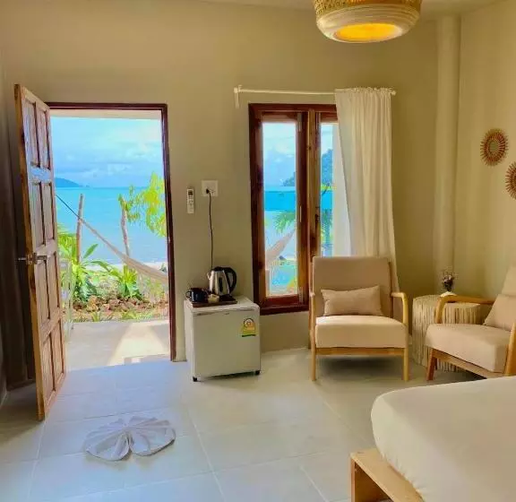 Resort Indie Beach Bungalows