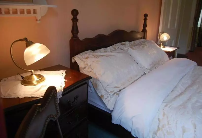 تختخواب و صبحانه Ardtarmon House