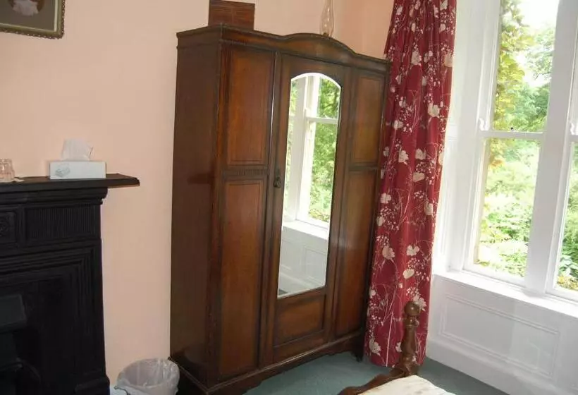 تختخواب و صبحانه Ardtarmon House