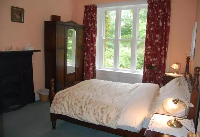 تختخواب و صبحانه Ardtarmon House