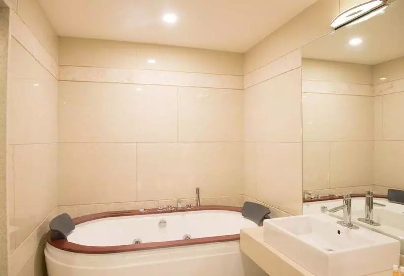 Hotelli Chenthur Park