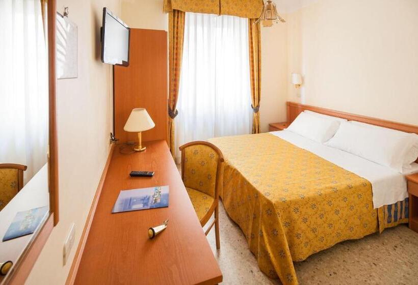 בית מלון כפרי Curtis Centrale