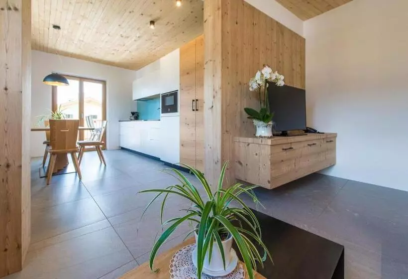 Hotelli Eco Bnb & Apartments Bründlerhof