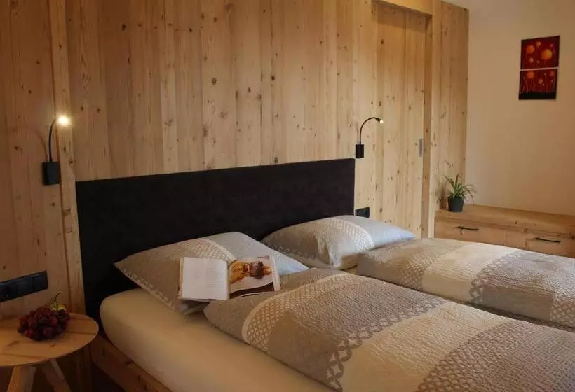 Hotelli Eco Bnb & Apartments Bründlerhof