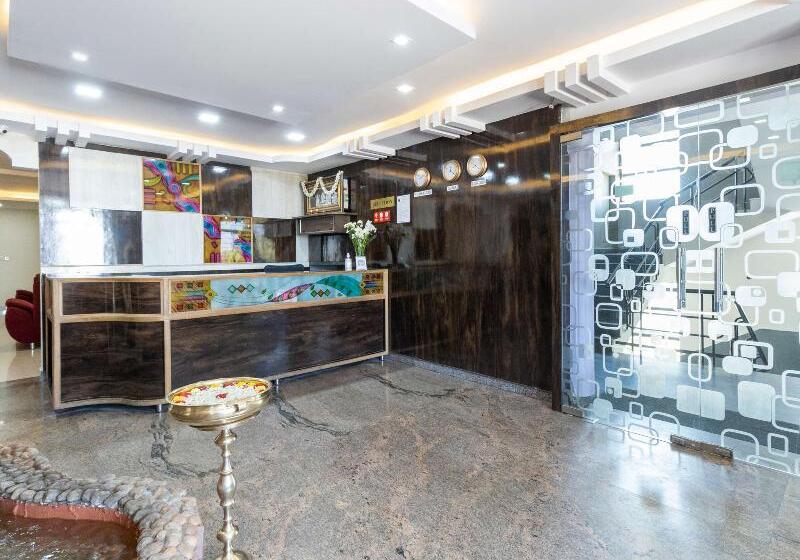 Отель Capital O 5683 Ss Suites