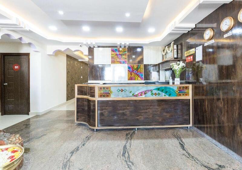 Отель Capital O 5683 Ss Suites