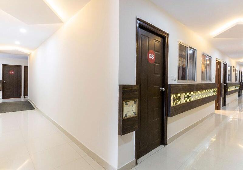 Отель Capital O 5683 Ss Suites