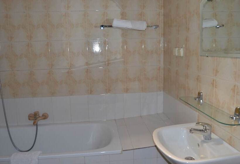 هتل Finesse Luisa