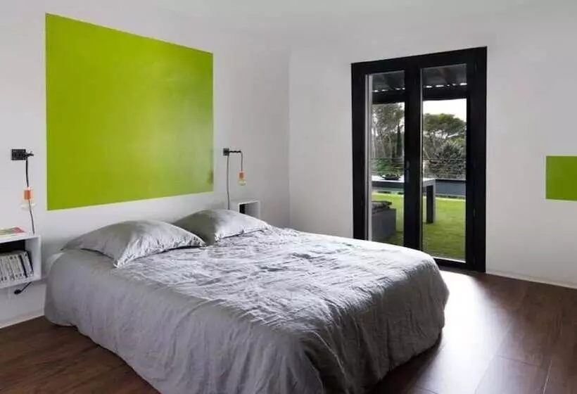 Aamiaismajoitus (B&B) Arty Provence, Piscine Chauffée