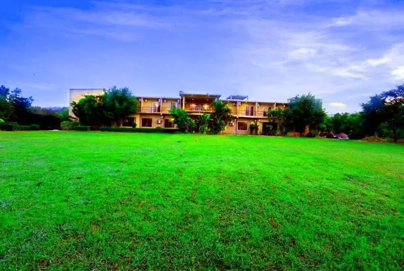 Corbett Soho Resort