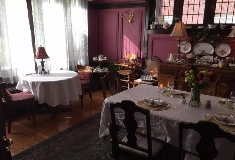 Hanover House Bed And Breakfast