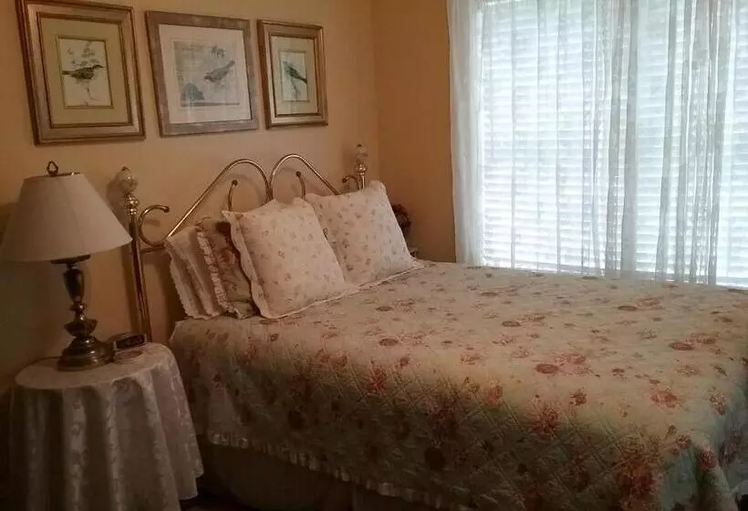 Hanover House Bed And Breakfast