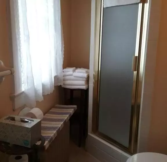 Hanover House Bed And Breakfast