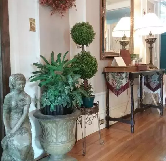 Hanover House Bed And Breakfast
