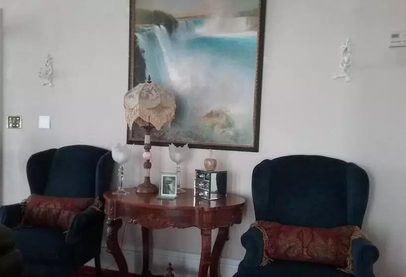 Hanover House Bed And Breakfast