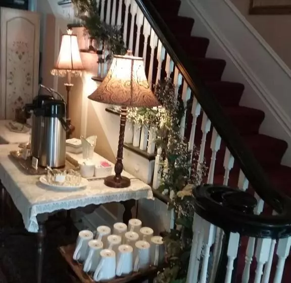 Hanover House Bed And Breakfast