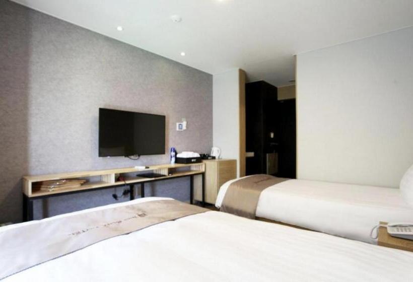 בית מלון כפרי Jeju Slim